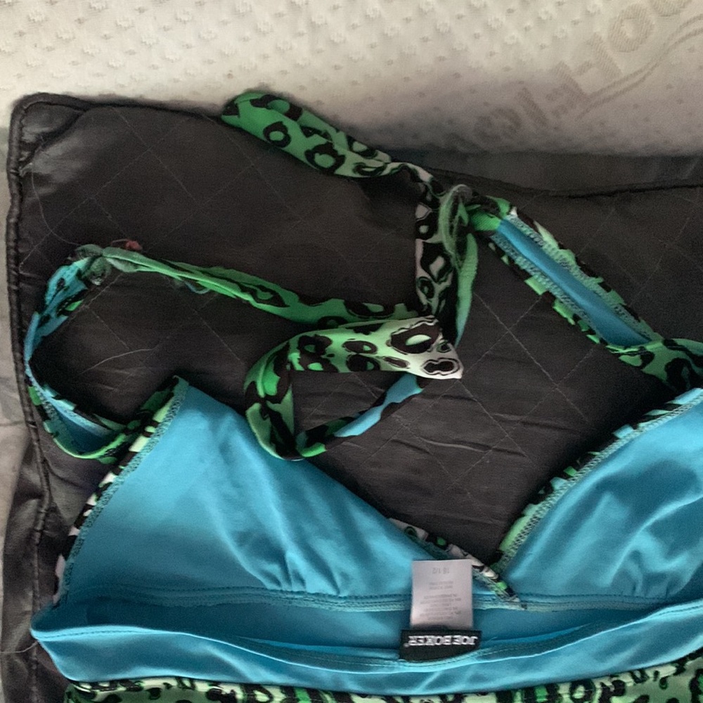 Swim suit - Picture 5 of 6